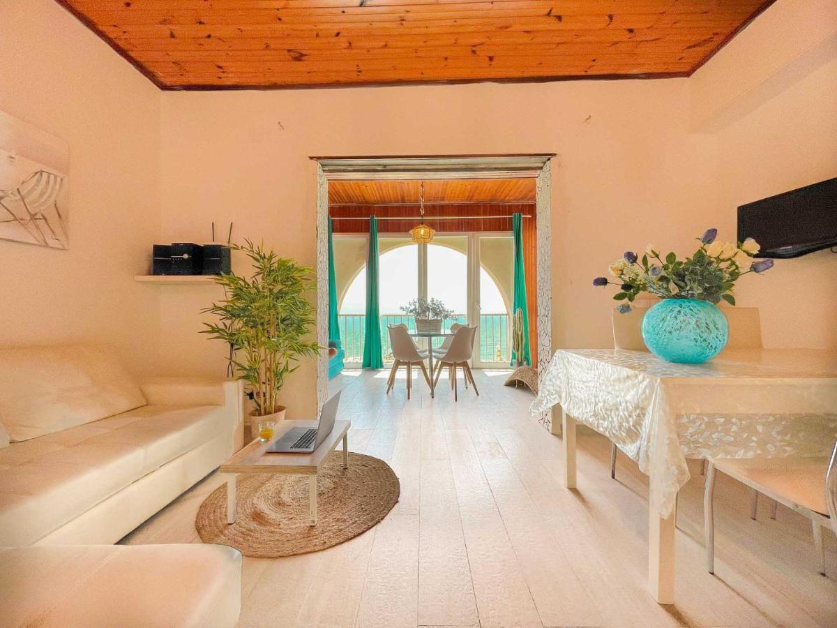 Athena Sea Front Apartment, Parking & Pool Lago Patria Dış mekan fotoğraf