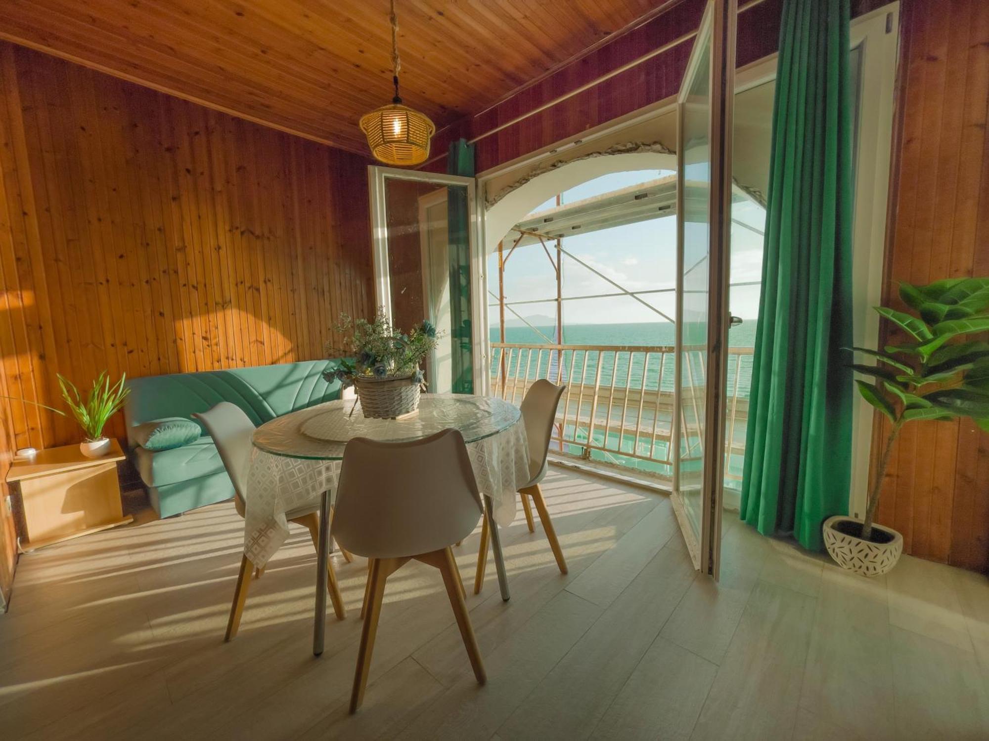 Athena Sea Front Apartment, Parking & Pool Lago Patria Dış mekan fotoğraf